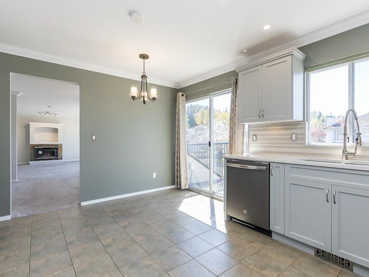 35449 Calgary Avenue, Abbotsford, BC, V3G 1J6 - 8