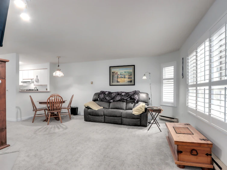 205-1535 Chesterfield Avenue, North Vancouver, BC, V7M 2N5 - 9