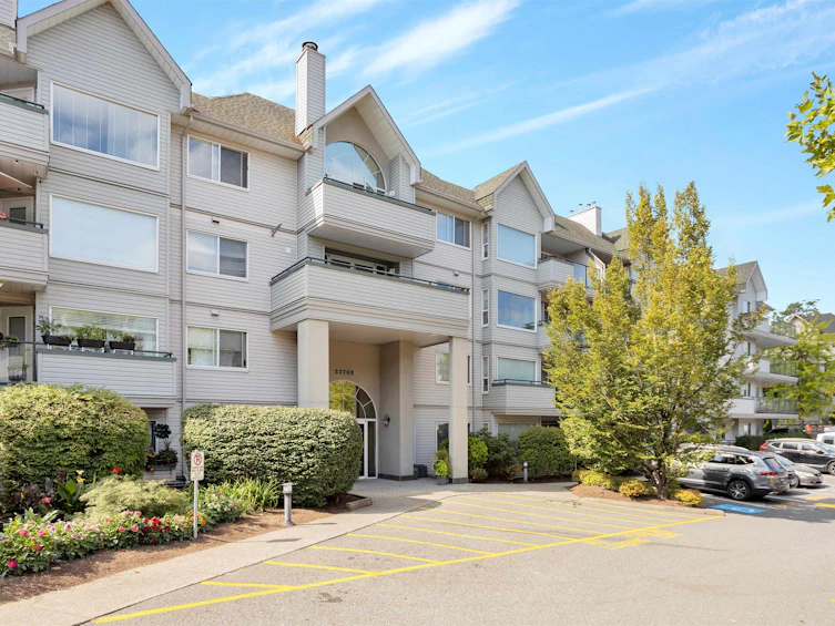 211-33708 King Road, Abbotsford, BC, V2S 8C6 - 2
