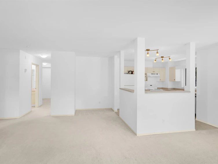 211-33708 King Road, Abbotsford, BC, V2S 8C6 - 3
