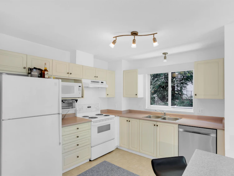 211-33708 King Road, Abbotsford, BC, V2S 8C6 - 6