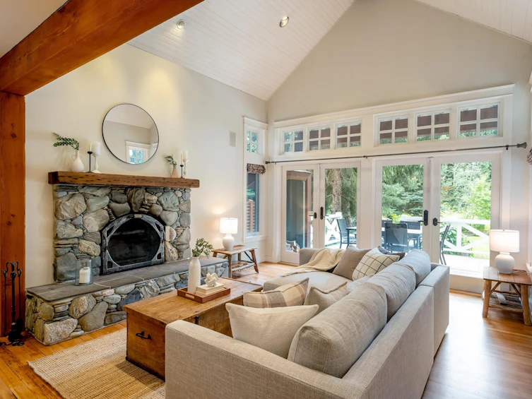 7313 Fitzsimmons Road South, Whistler, BC, V8E 0E5 - 2