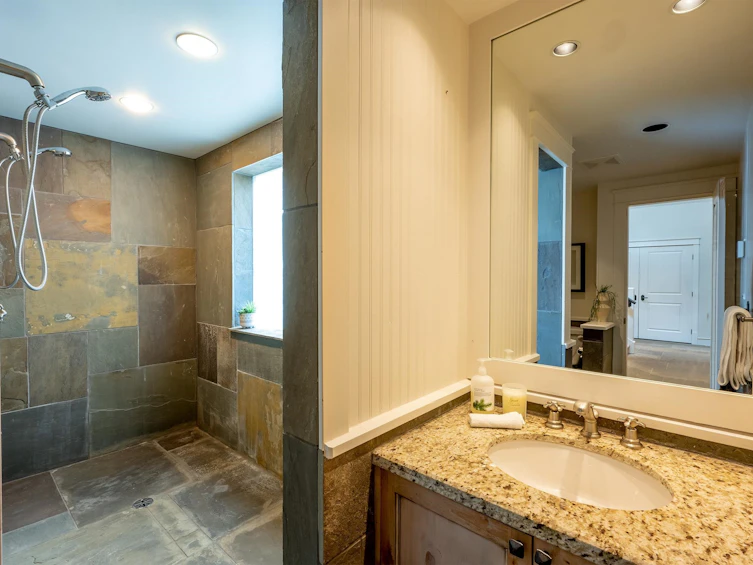 7313 Fitzsimmons Road South, Whistler, BC, V8E 0E5 - 10