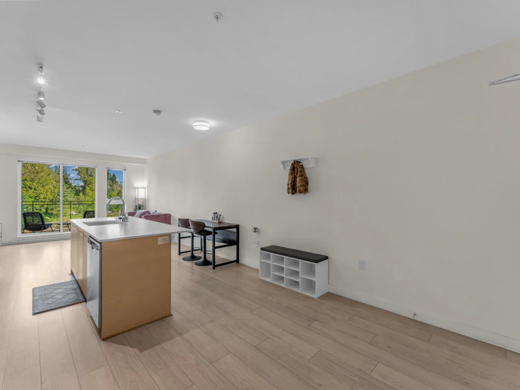 305-10603 140 Street, Surrey, BC, V3T 0M8 - 15