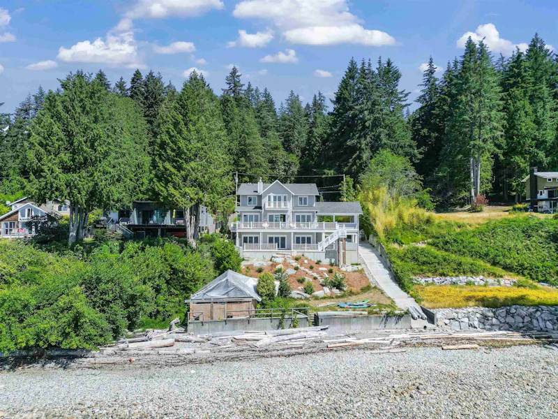 2585 Lower Road, Roberts Creek BC
