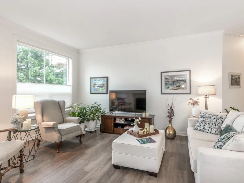 301 - 2772 Clearbrook Road, Abbotsford BC V2T 6N6