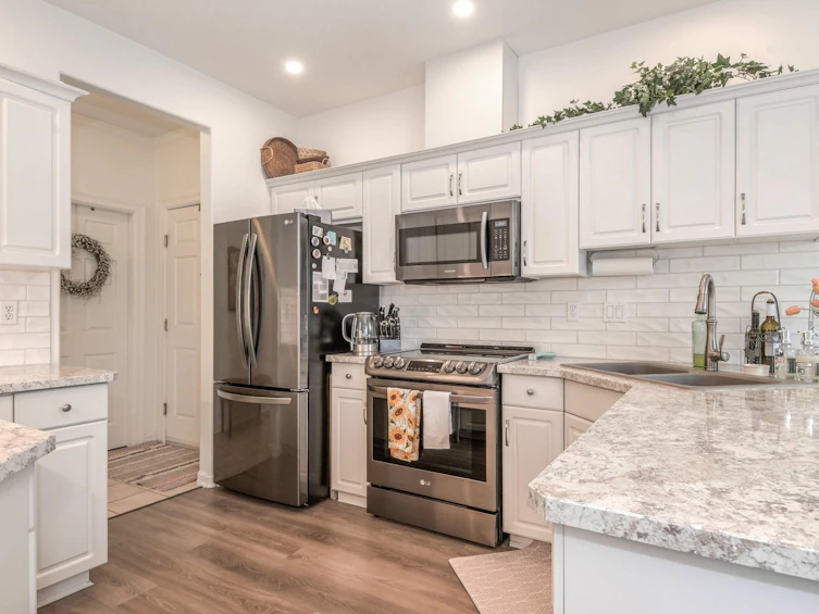 301-2772 Clearbrook Road, Abbotsford, BC, V2T 6N6 - 9