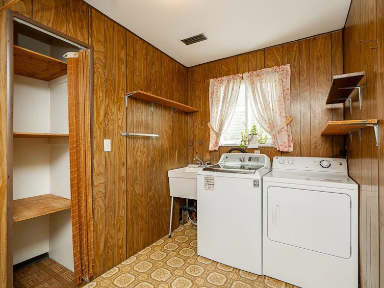 3487 Triumph Street, Vancouver, BC, V5K 1T9 - 34