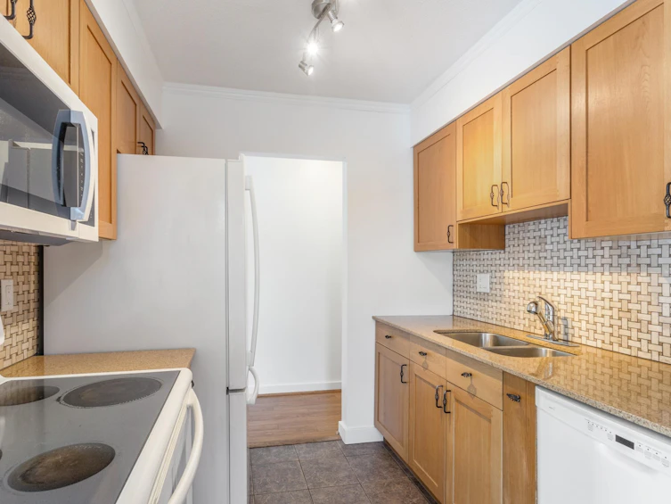 303-134 W 20th Street, North Vancouver, BC, V7M 1Y4 - 10