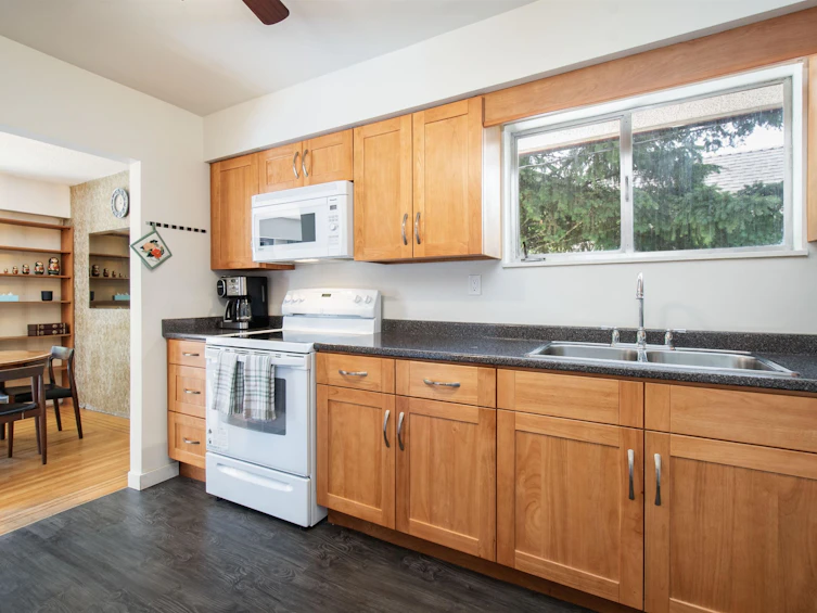 1852 Appin Road, North Vancouver, BC, V7J 2T5 - 9