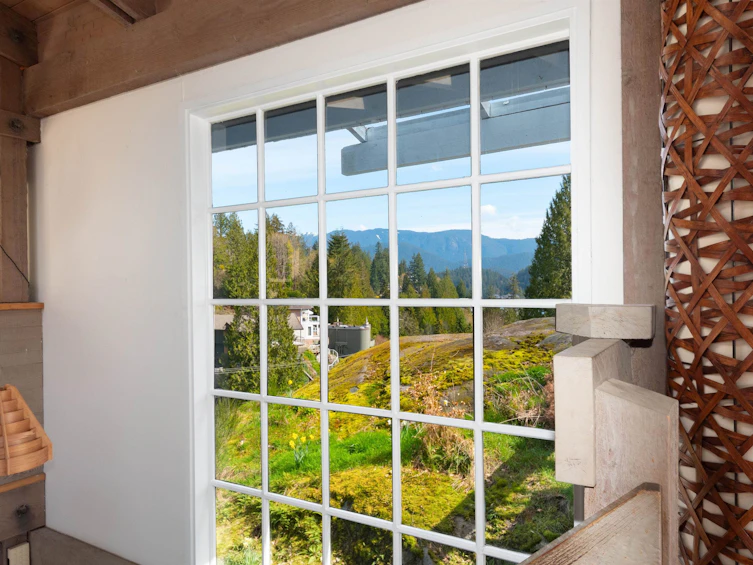 4477 Strathcona Road, North Vancouver, BC, V7G 1G7 - 12