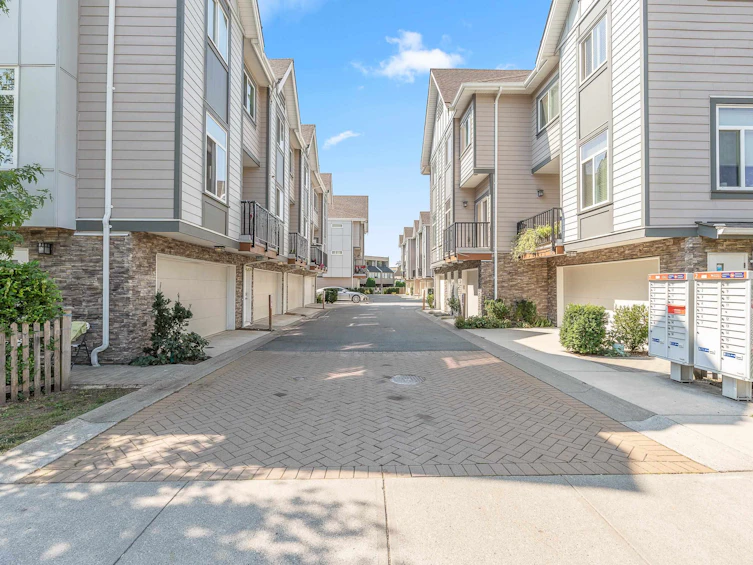 17-5945 177b Street, Surrey, BC, V3S 4J7 - 2