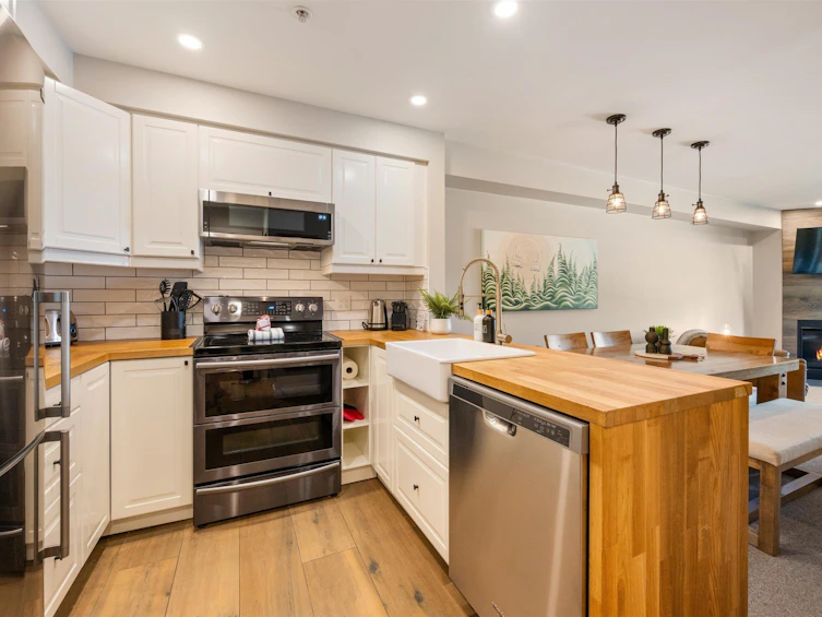 109-2050 Lake Placid Road, Whistler, BC, V8E 0A8 - 10