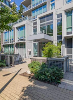006 9060 University Crescent