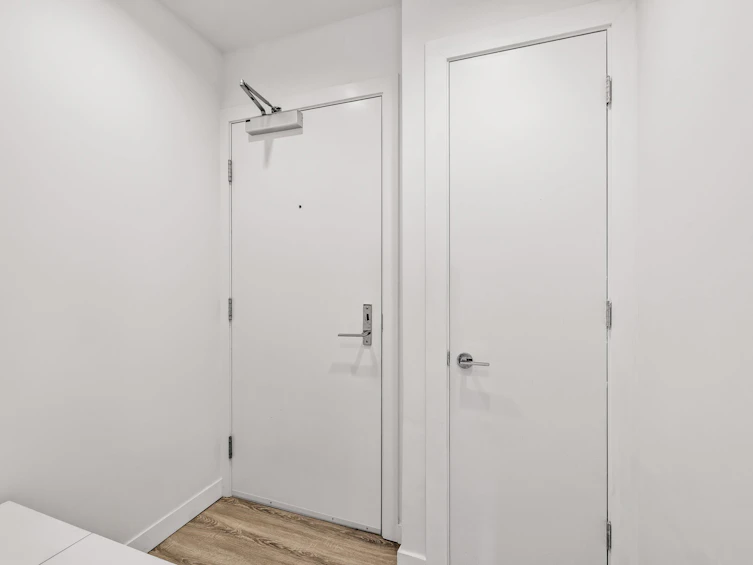 006-9060 University Crescent, Burnaby, BC, V5A 0E1 - 16