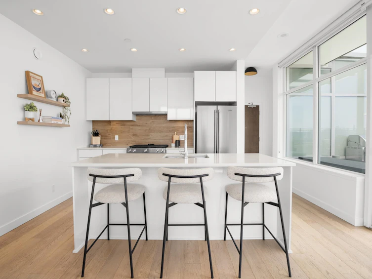 SPH06-200 Nelson's Crescent, New Westminster, BC, V3L 0H4 - 8