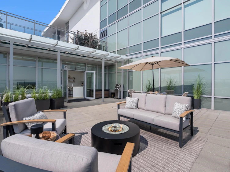 SPH06-200 Nelson's Crescent, New Westminster, BC, V3L 0H4 - 3