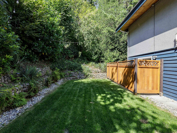 2441 Panorama Drive, North Vancouver, BC, V7G 1V4 - 23