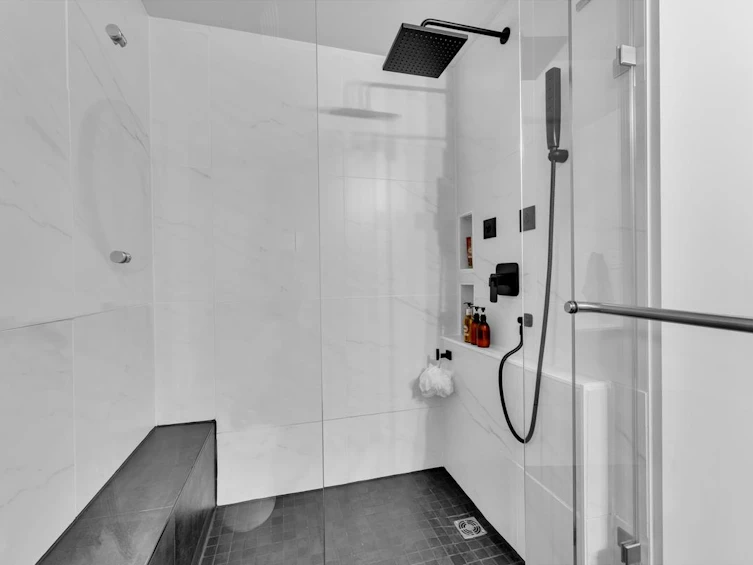 210-221 Union Street, Vancouver, BC, V6A 0B4 - 18