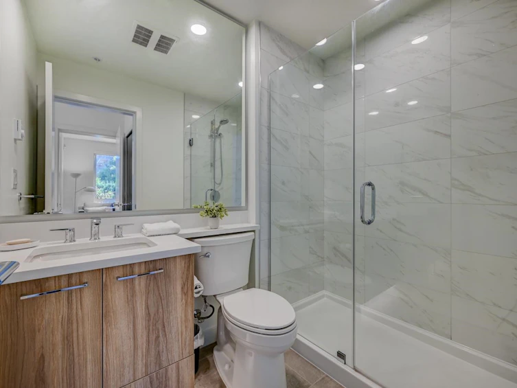 103-7599 15th Street, Burnaby, BC, V3N 0H9 - 17