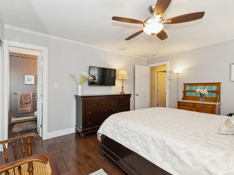4728 Underwood Avenue, North Vancouver, BC, V7K 3A8 - 18