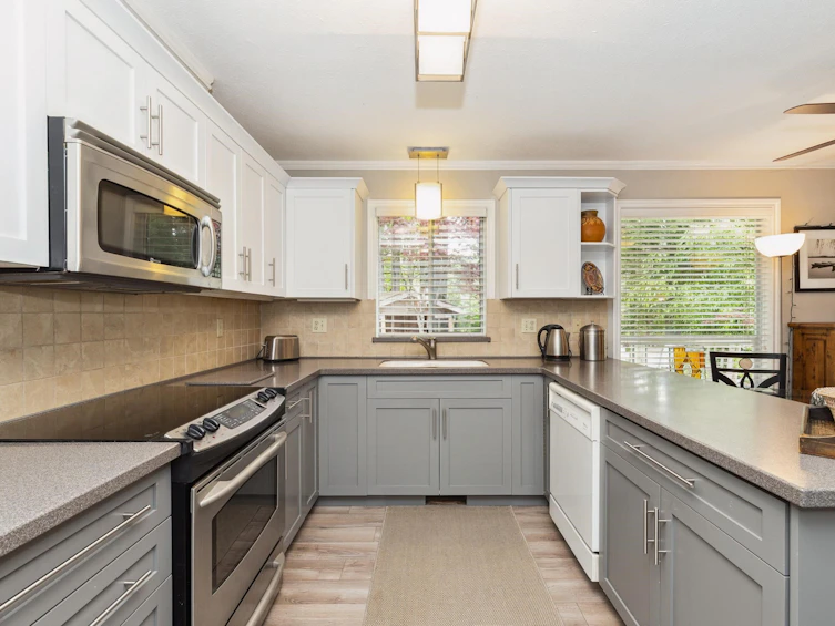 4728 Underwood Avenue, North Vancouver, BC, V7K 3A8 - 12