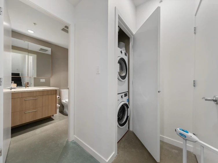 128 W 1st Avenue, Vancouver, BC, V5Y 0H5 - 13
