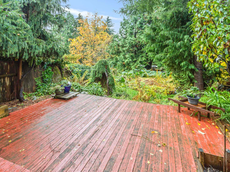 713 E St. James Road, North Vancouver, BC, V7K 1G9 - 23