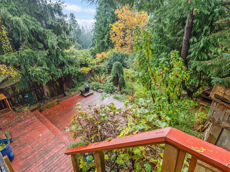 713 E St. James Road, North Vancouver, BC, V7K 1G9 - 13