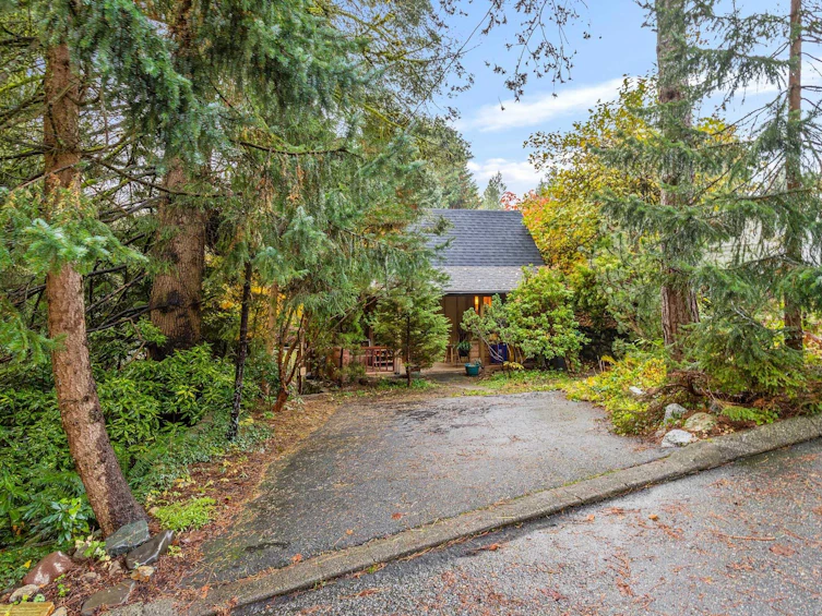 713 E St. James Road, North Vancouver, BC, V7K 1G9