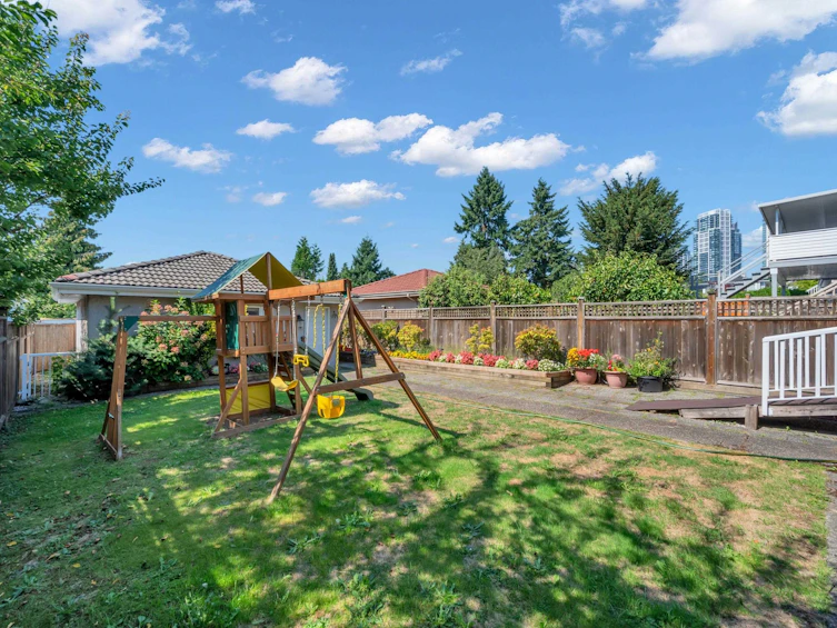 7093 Dow Avenue, Burnaby, BC, V5J 3X2 - 29
