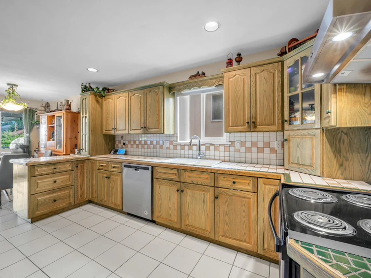 7093 Dow Avenue, Burnaby, BC, V5J 3X2 - 10