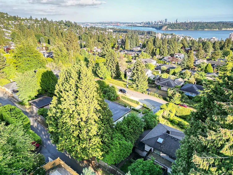 1555 Lawson Avenue, West Vancouver, BC, V7V 2C8 - 35
