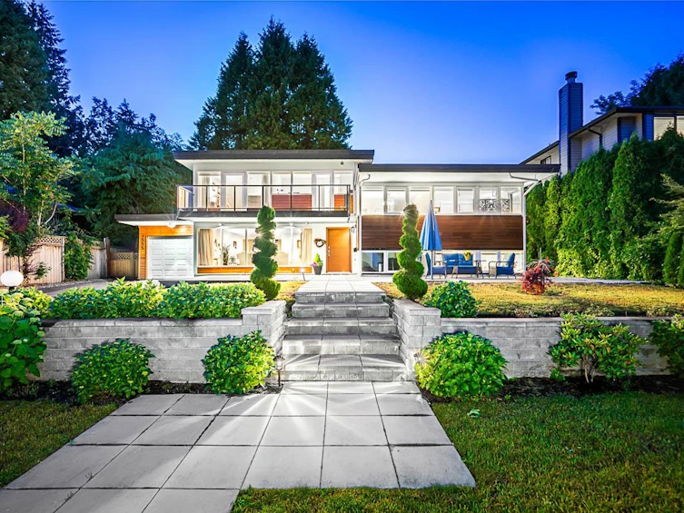 1555 Lawson Avenue, West Vancouver, BC, V7V 2C8