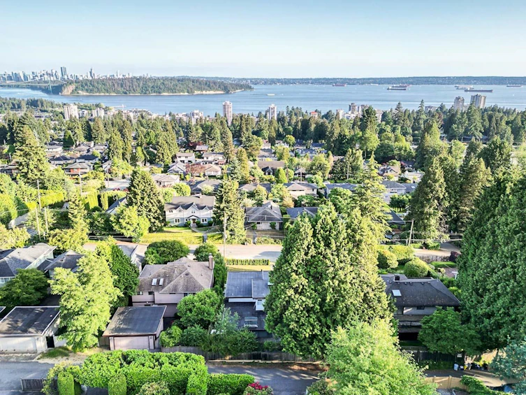 1555 Lawson Avenue, West Vancouver, BC, V7V 2C8 - 37