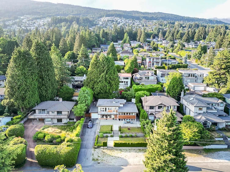 1555 Lawson Avenue, West Vancouver, BC, V7V 2C8 - 34