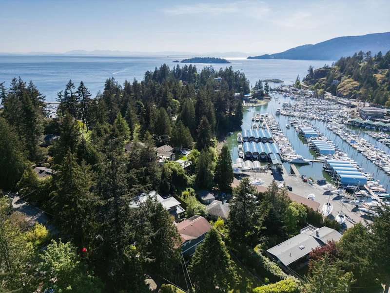 5755 Telegraph Trail, West Vancouver BC V7W 1R3