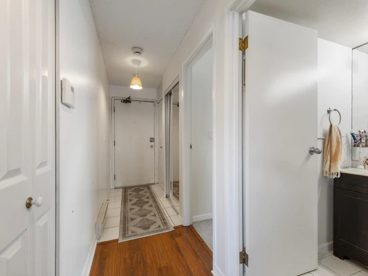 205-1345 W 4th Avenue, Vancouver, BC, V6H 3Y8 - 3