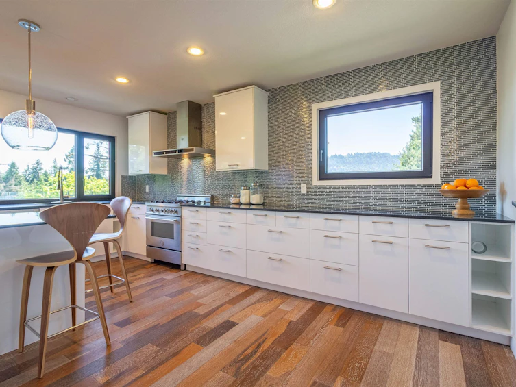 302 Oxford Drive, Port Moody, BC, V3H 1T2 - 10