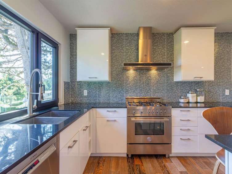 302 Oxford Drive, Port Moody, BC, V3H 1T2 - 8