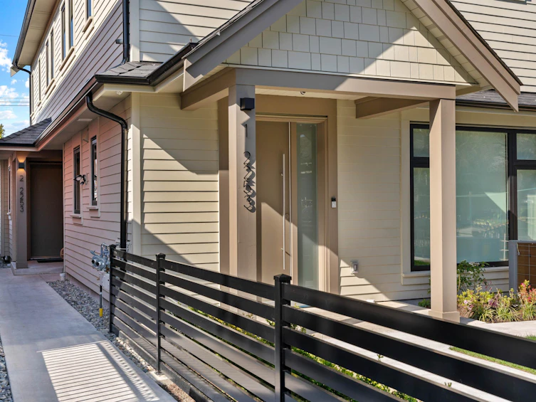 1-2253 Grant Street, Vancouver, BC, V5L 2Z6 - 2