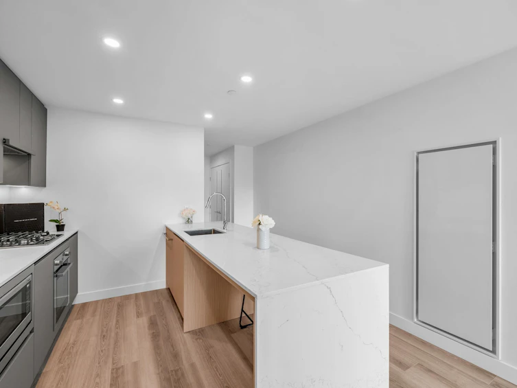 607-5593 No. 3 Road, Richmond, BC, V6X 0X6 - 11