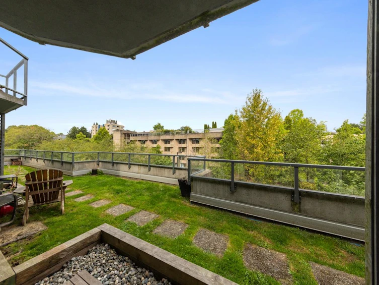 22-1345 W 4th Avenue, Vancouver, BC, V6H 3Y8