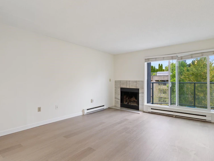 22-1345 W 4th Avenue, Vancouver, BC, V6H 3Y8 - 3