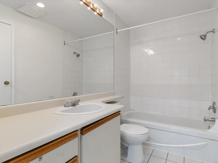 22-1345 W 4th Avenue, Vancouver, BC, V6H 3Y8 - 16