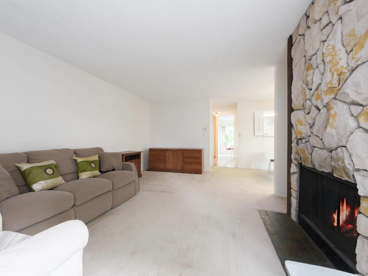4728 Willowdale Place, Burnaby, BC, V5G 4B4 - 4