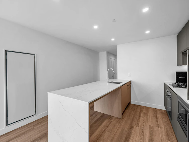 610-5593 Number 3 Road, Richmond, BC, V6X 0X6 - 10