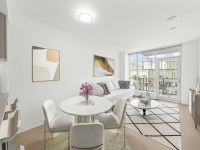 901-7388 Kingsway - 2