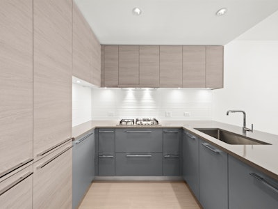 901-7388 Kingsway - 5