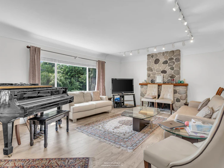 694 Keith Road, West Vancouver, BC, V7T 1L9 - 3